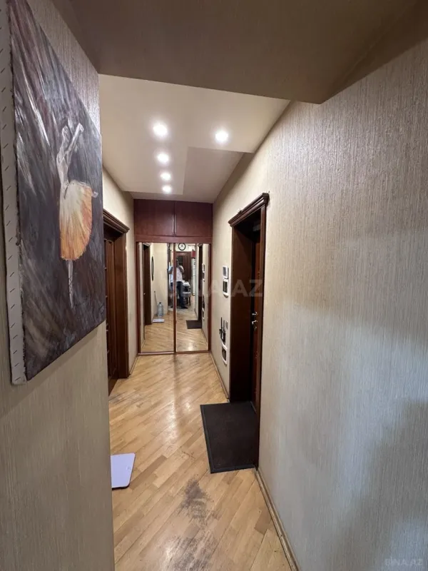 Satılır 3 otaqlı mənzil 105 m²