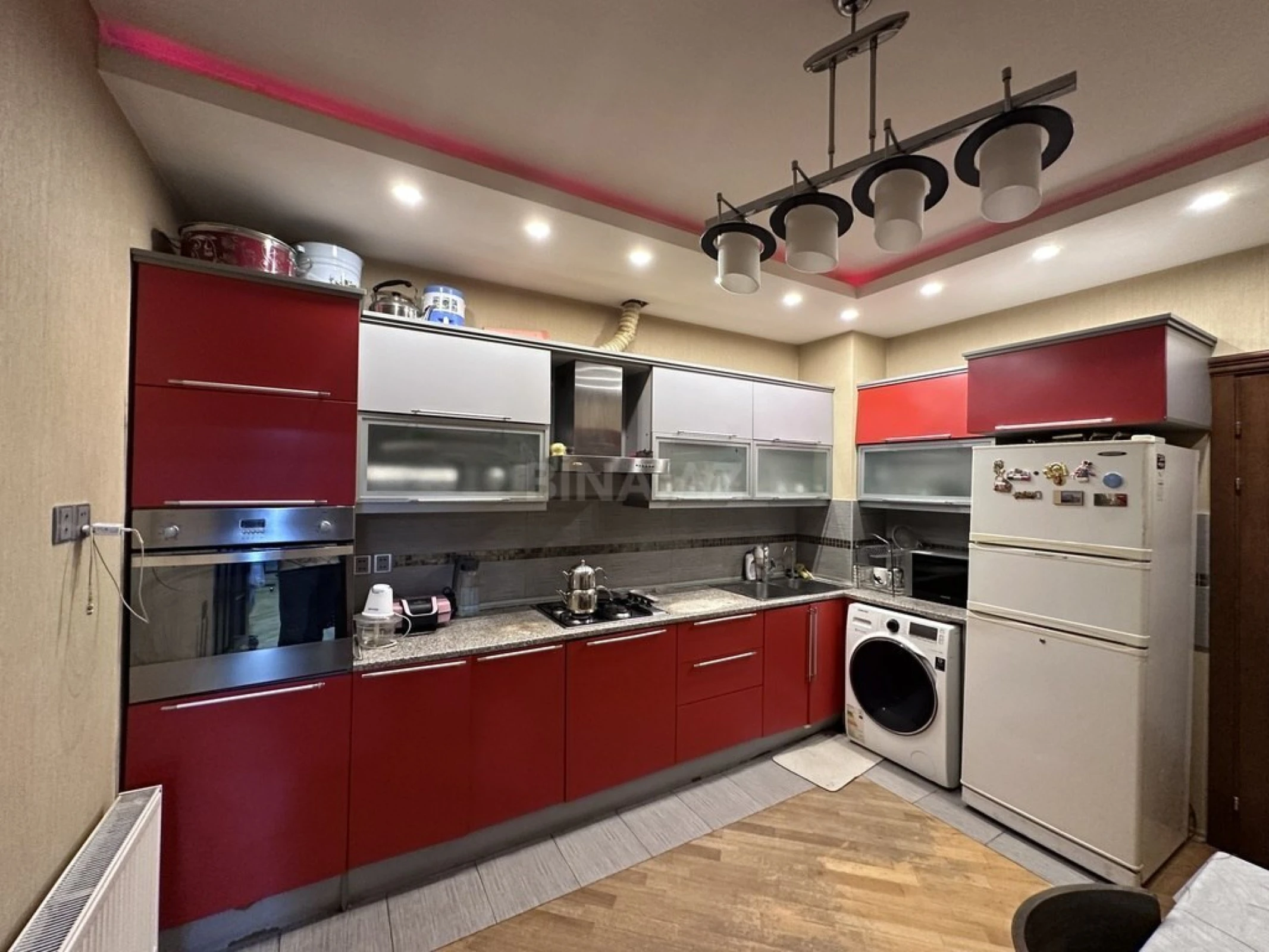Satılır 3 otaqlı mənzil 105 m²