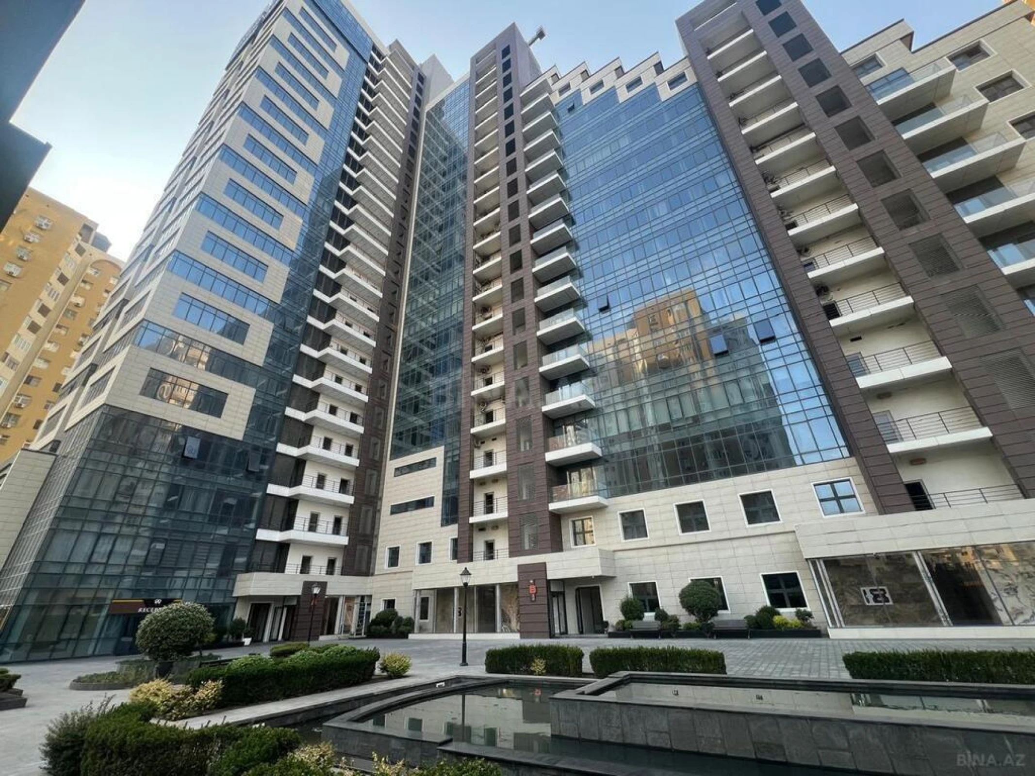 Satılır 2 otaqlı mənzil 93.3 m²