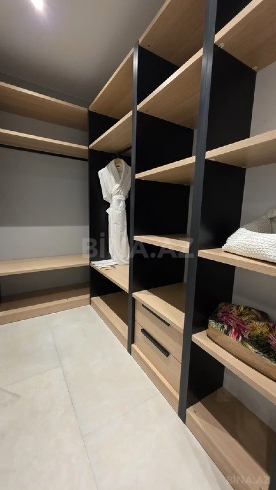 Kirayə verilir 2 otaqlı mənzil 97 m²