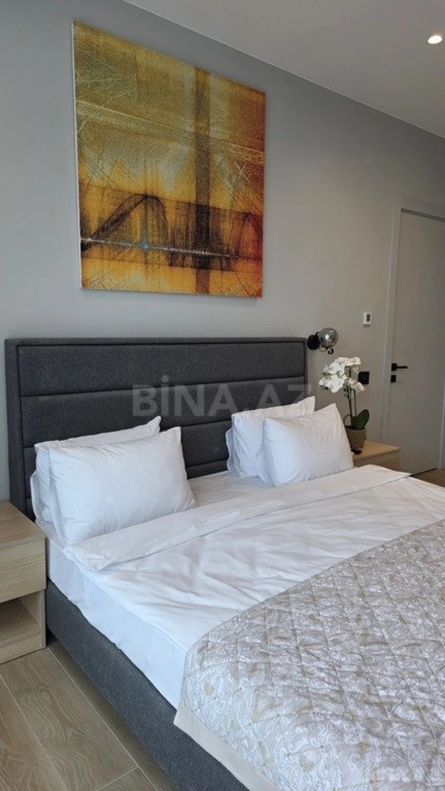 Kirayə verilir 2 otaqlı mənzil 97 m²