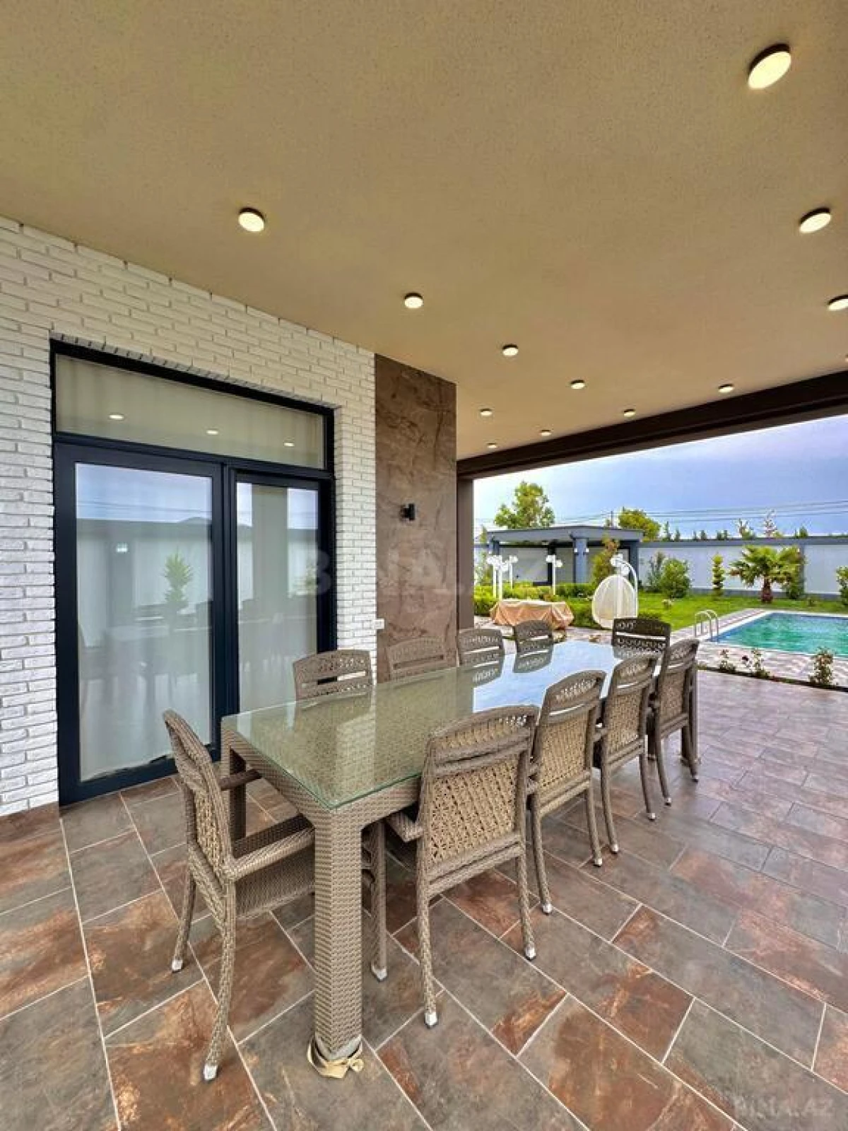 Satılır 5 otaqlı həyət evi 354 m²