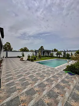 Satılır 5 otaqlı həyət evi 354 m²