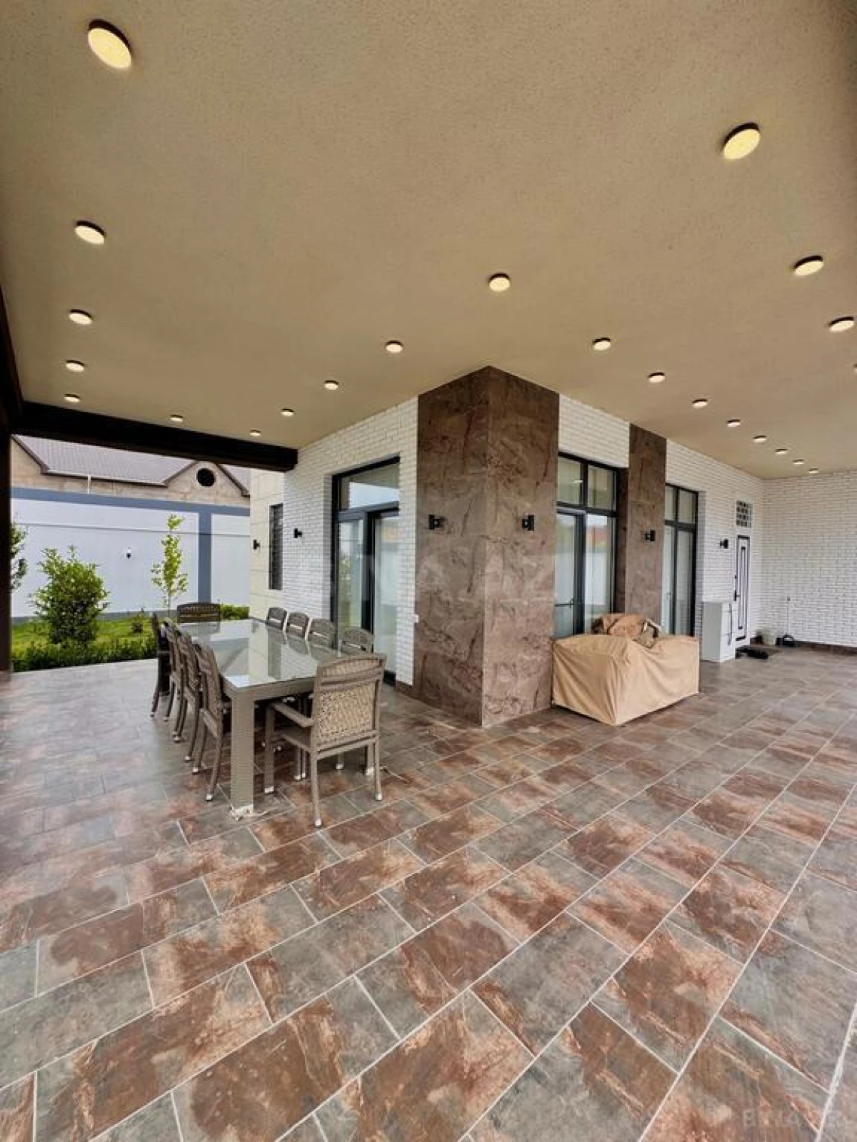 Satılır 5 otaqlı həyət evi 354 m²