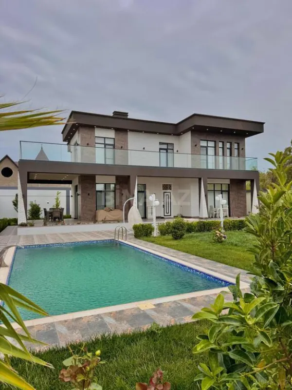 Satılır 5 otaqlı həyət evi 354 m²