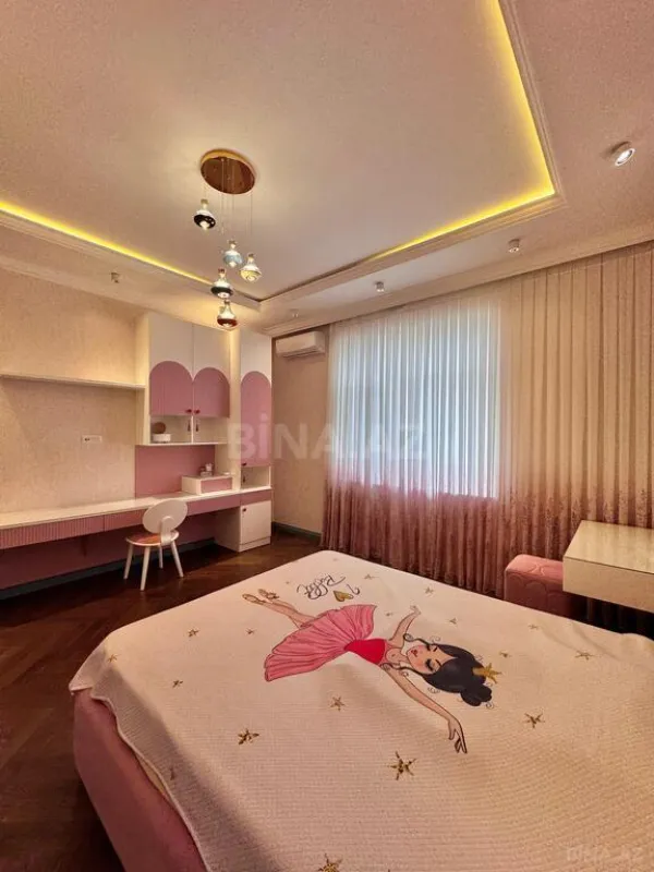 Satılır 5 otaqlı həyət evi 354 m²