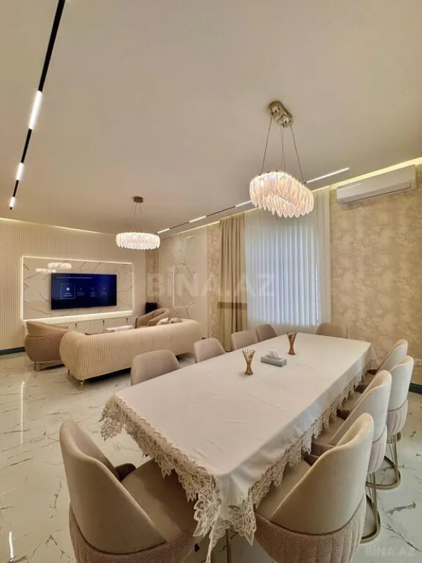 Satılır 5 otaqlı həyət evi 354 m²