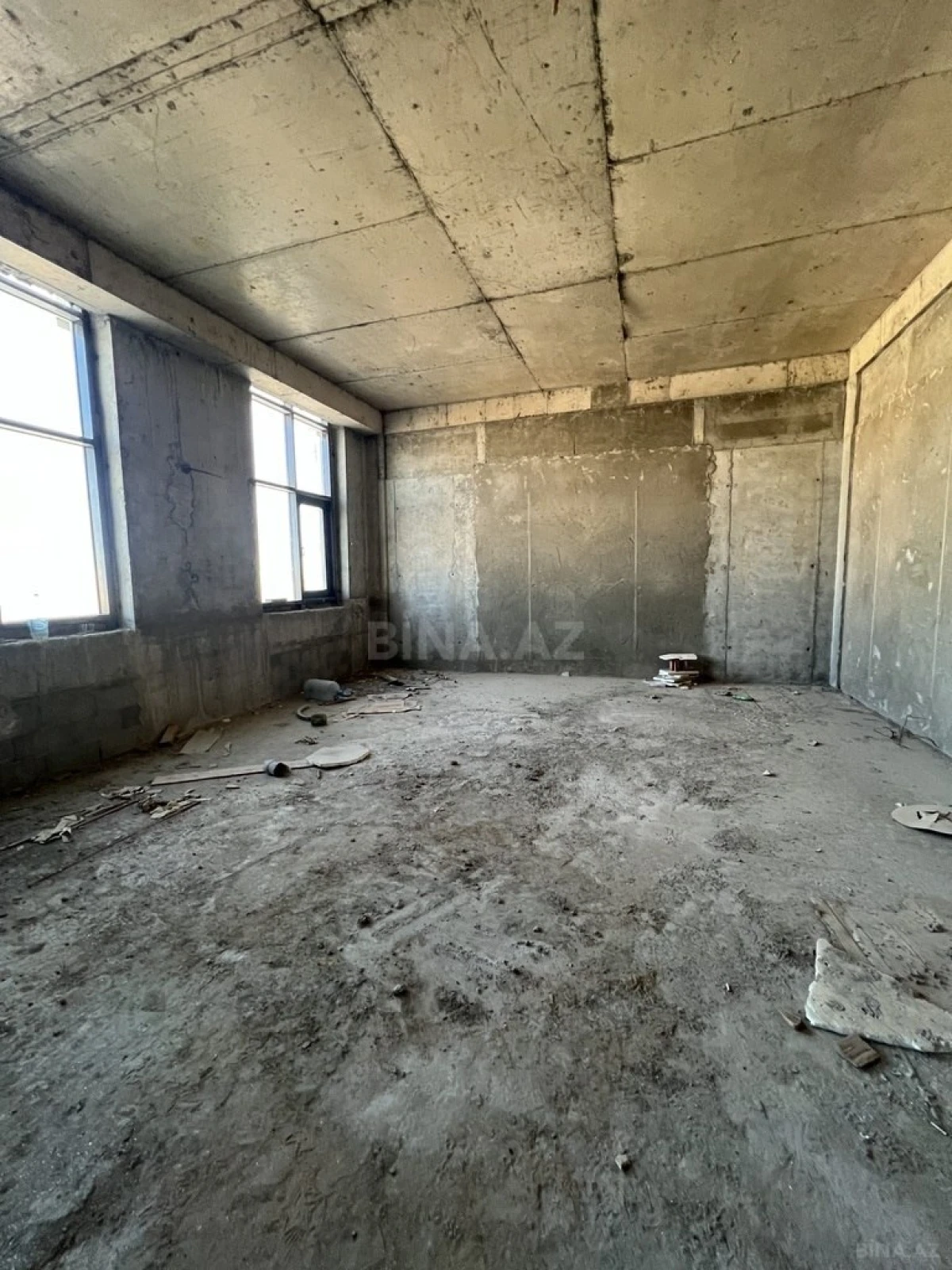 Satılır 6 otaqlı mənzil 452 m²