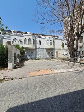 Satılır obyekt 779 m²