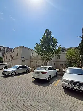 Satılır obyekt 779 m²