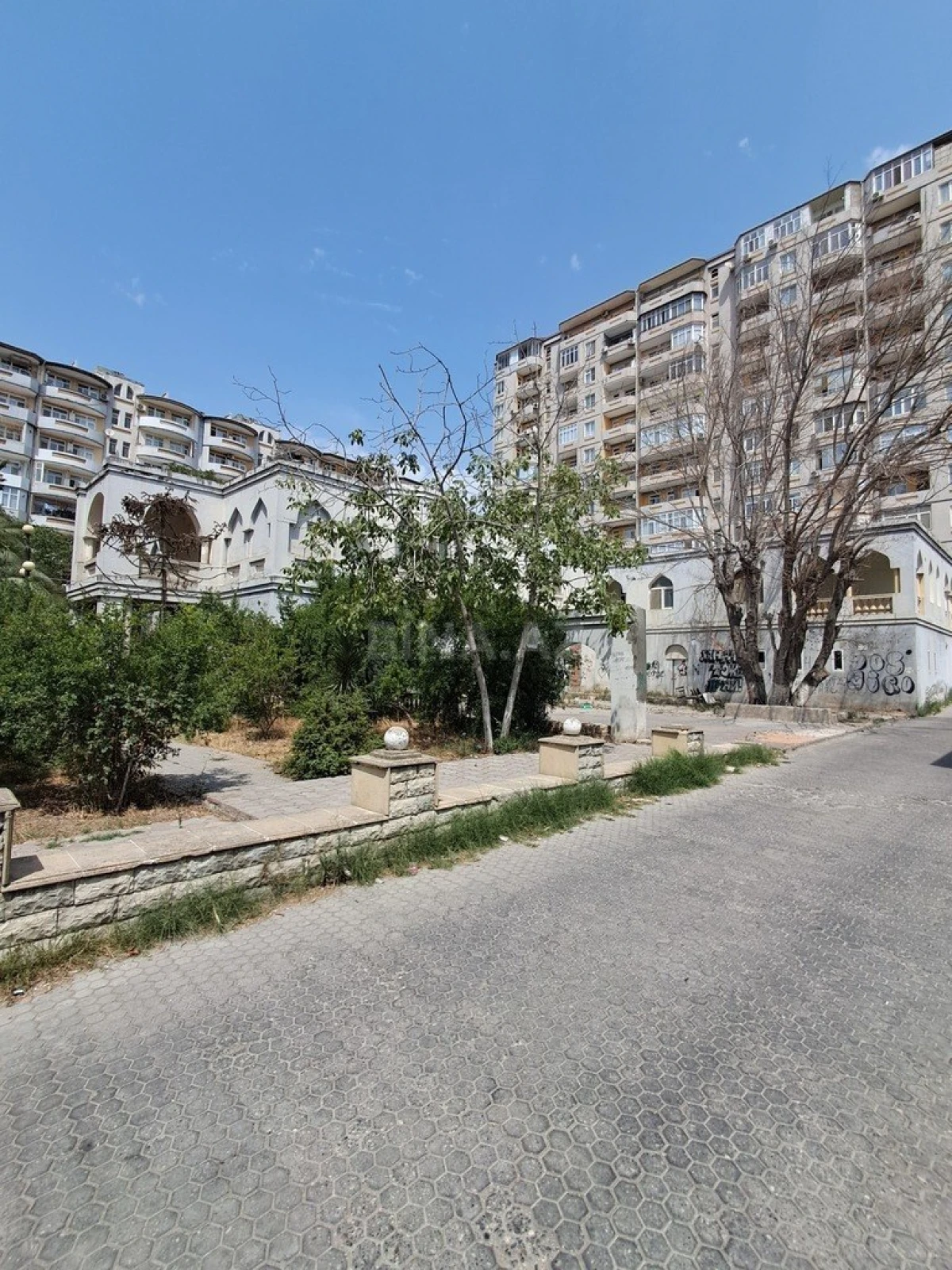 Satılır obyekt 779 m²