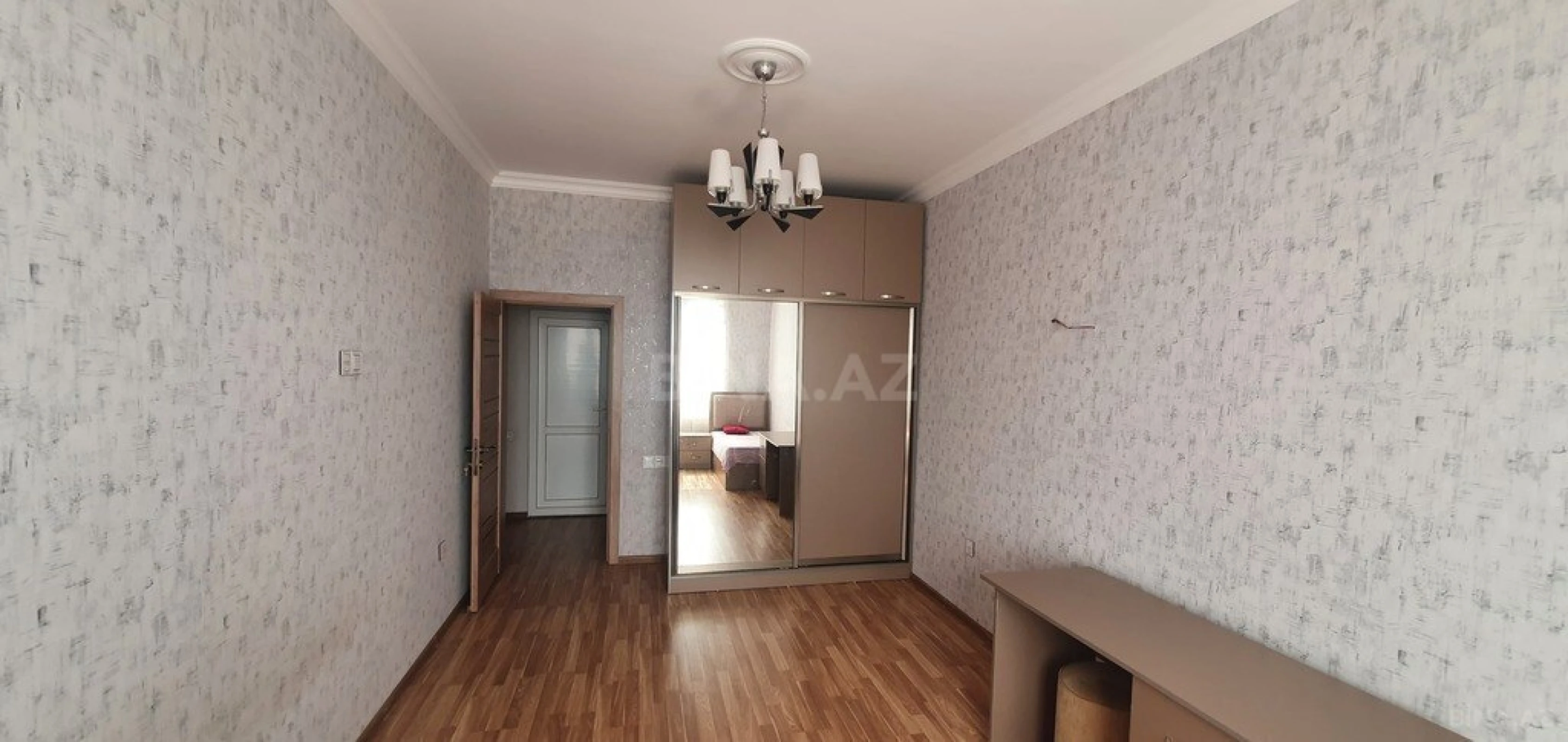Satılır 3 otaqlı mənzil 96 m²