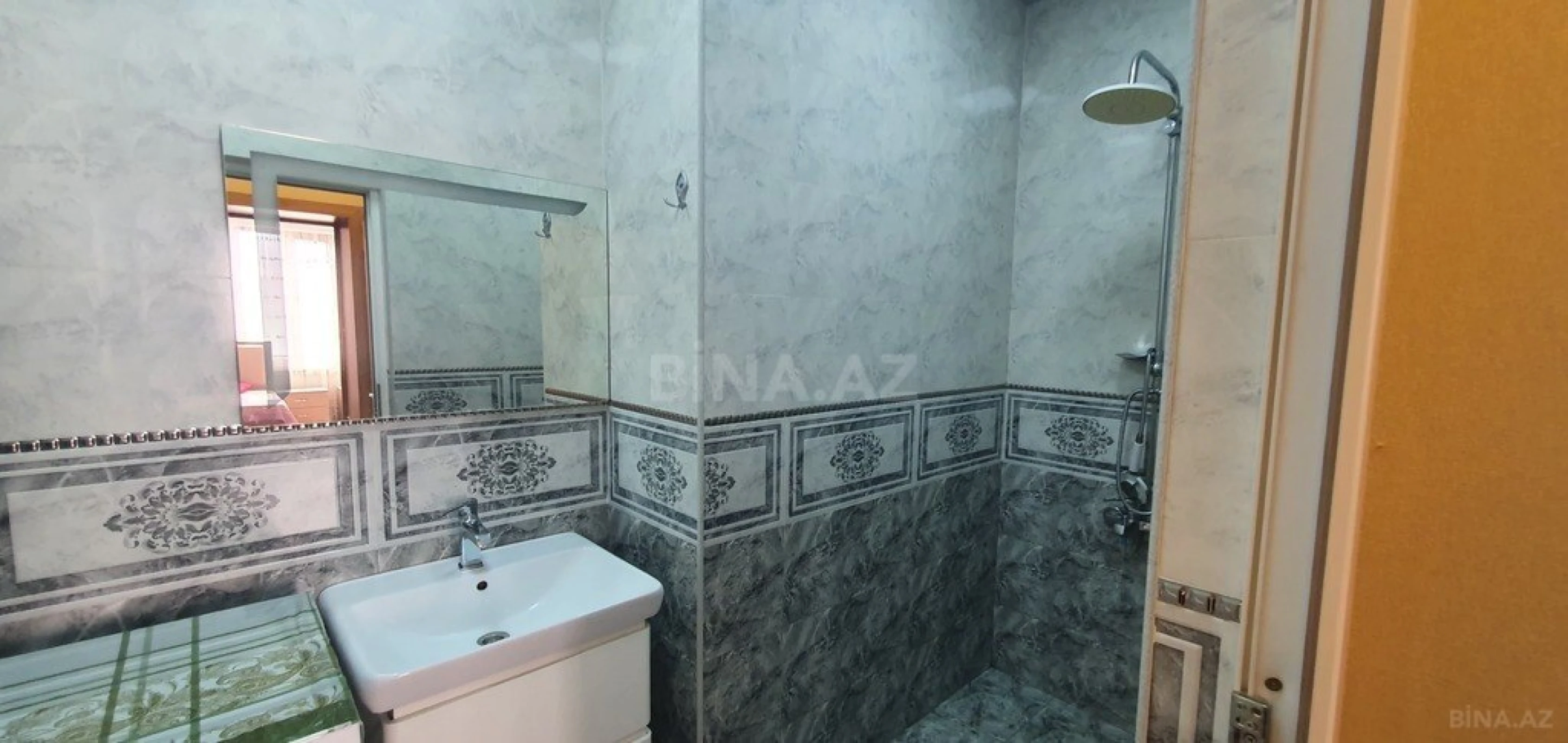 Satılır 3 otaqlı mənzil 96 m²