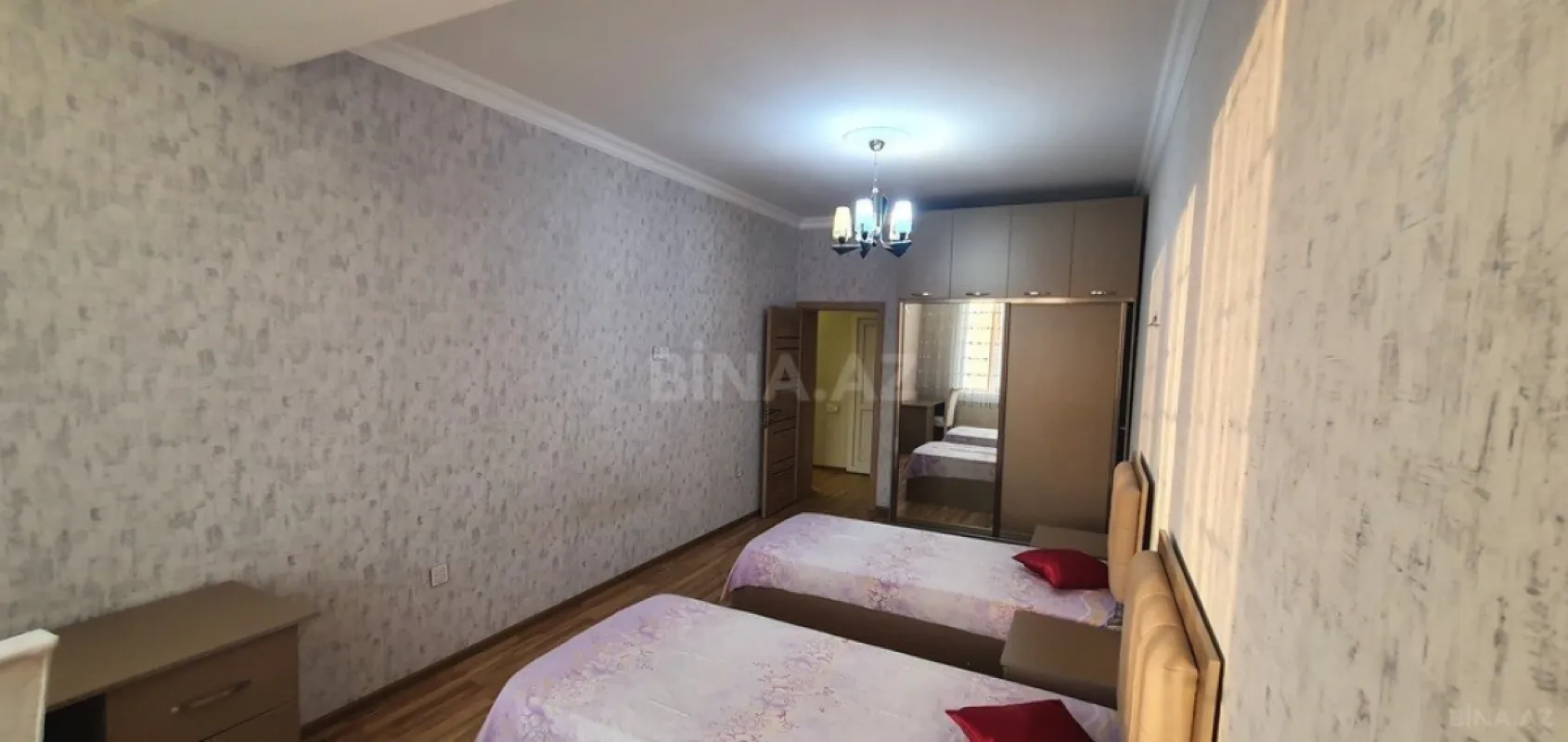 Satılır 3 otaqlı mənzil 96 m²