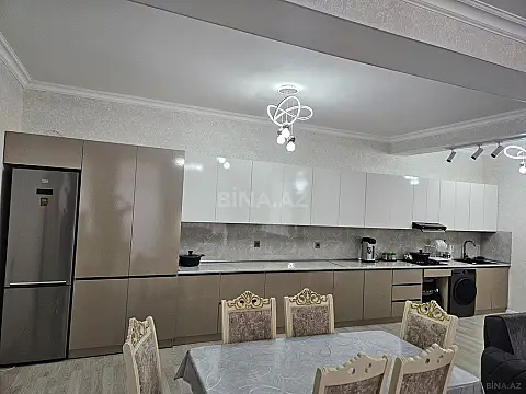 Satılır 4 otaqlı həyət evi 200 m²