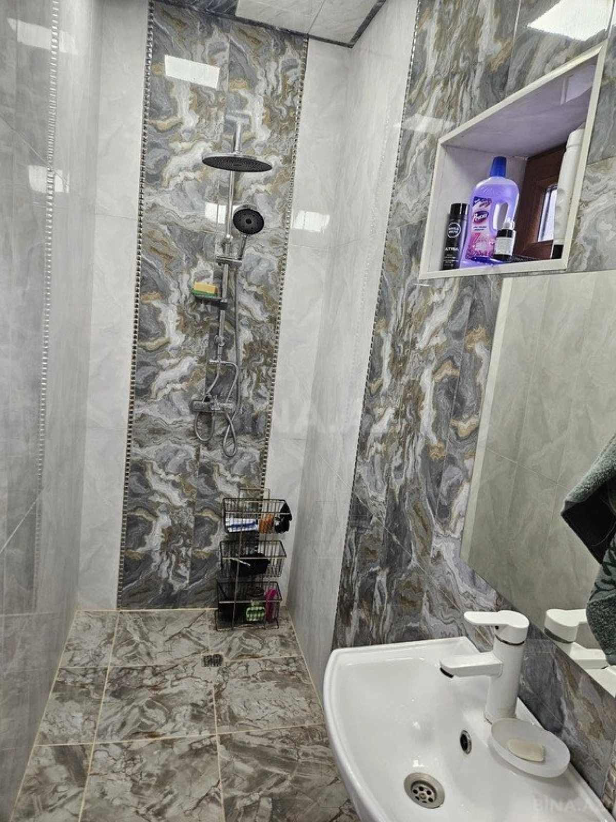 Satılır 4 otaqlı həyət evi 200 m²