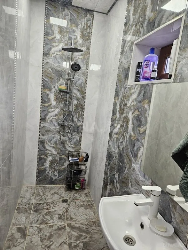 Satılır 4 otaqlı həyət evi 200 m²