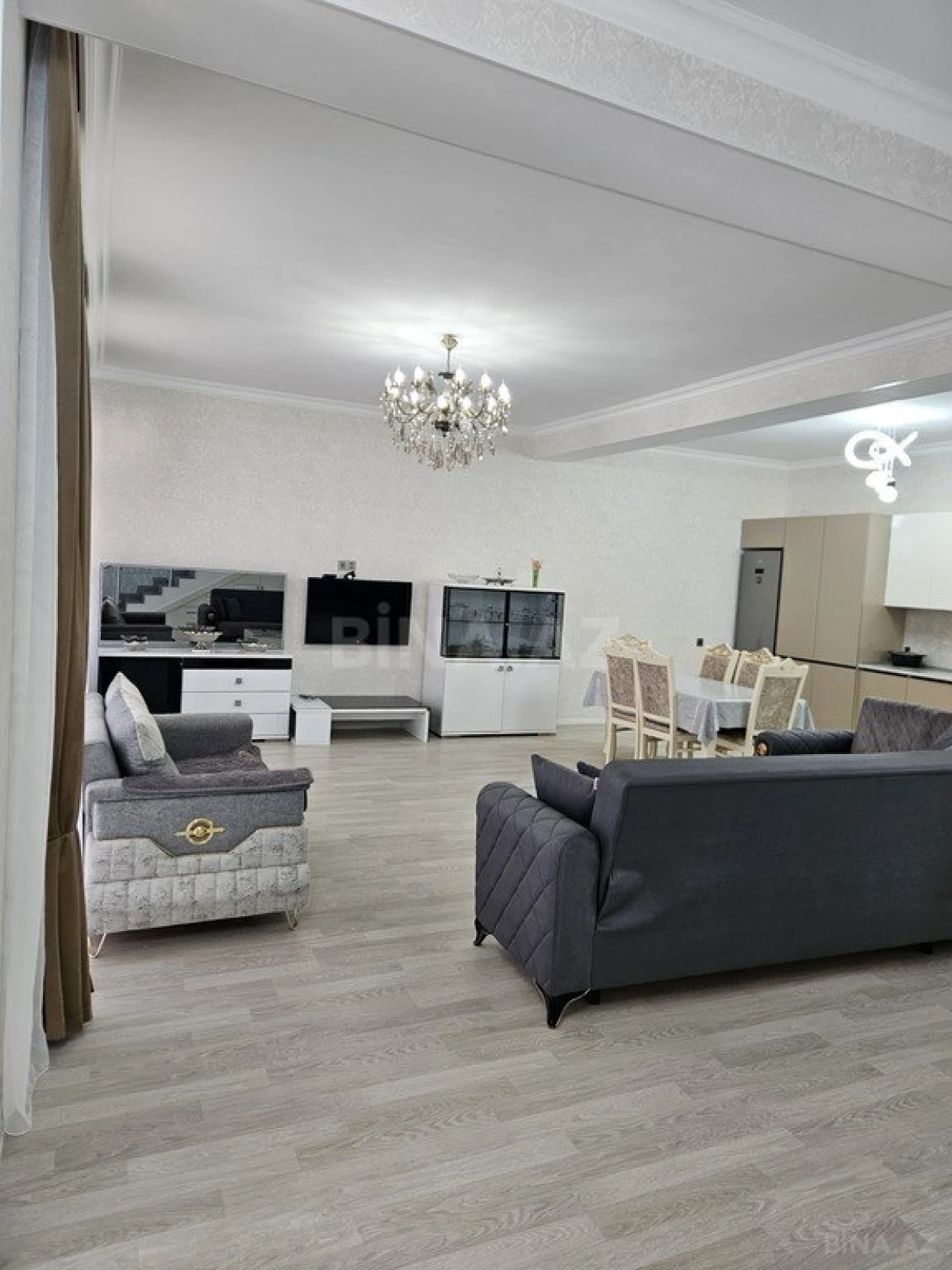 Satılır 4 otaqlı həyət evi 200 m²