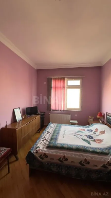 Satılır 4 otaqlı mənzil 150 m²