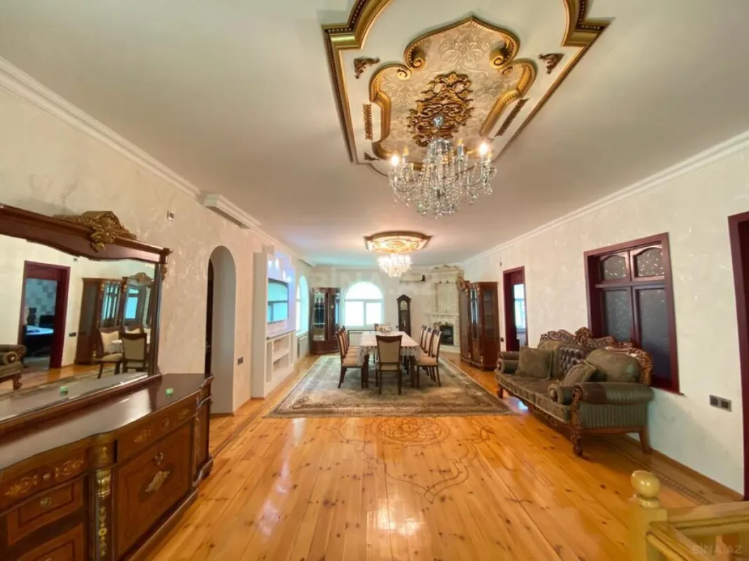 Satılır 7 otaqlı həyət evi 500 m²