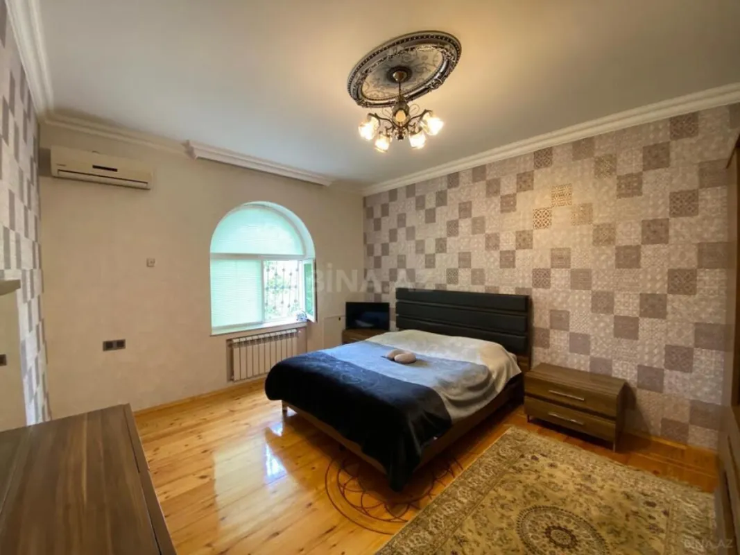 Satılır 7 otaqlı həyət evi 500 m²
