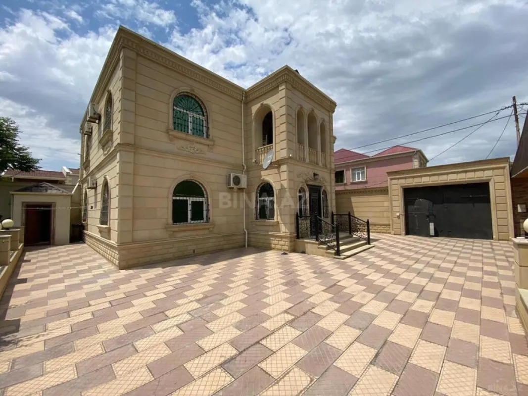 Satılır 7 otaqlı həyət evi 500 m²