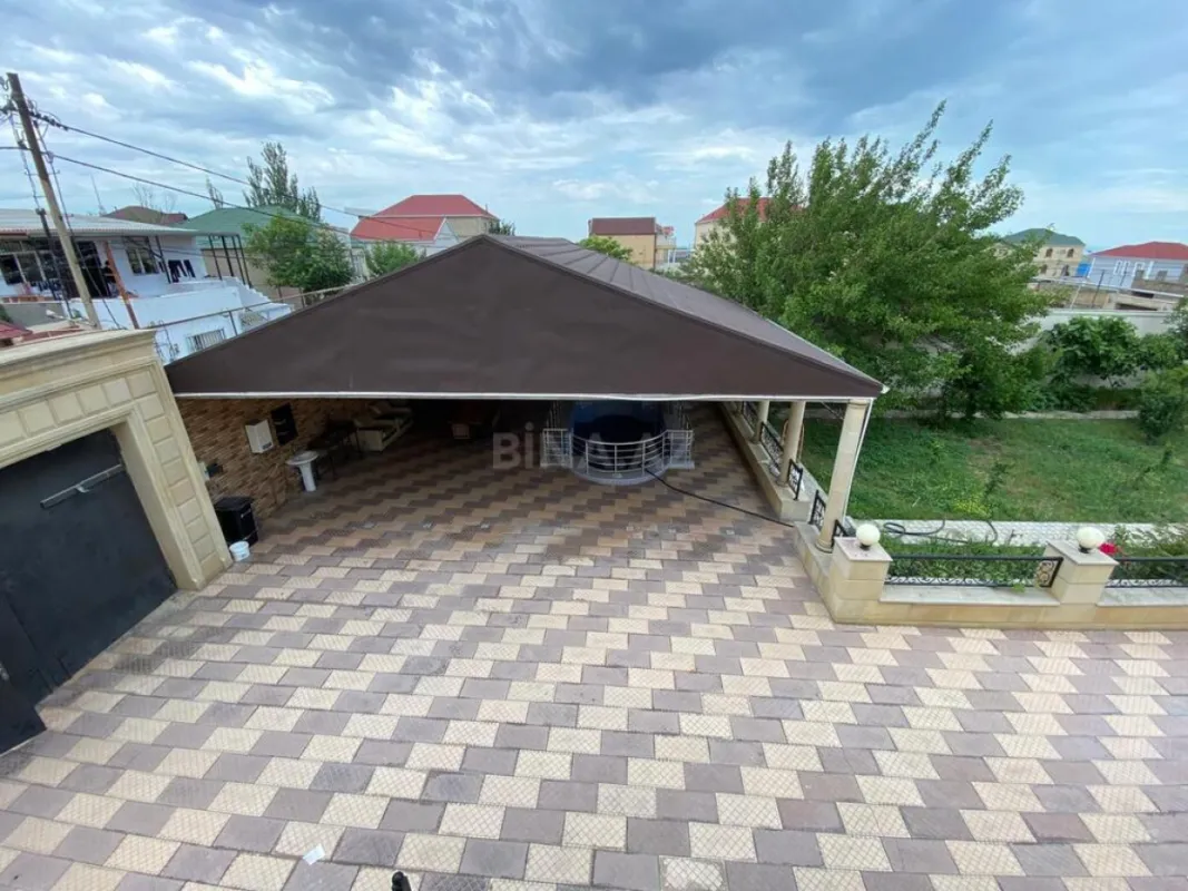 Satılır 7 otaqlı həyət evi 500 m²