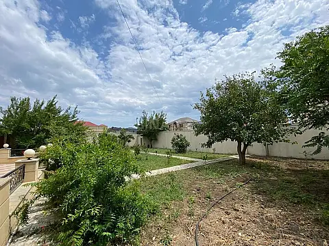 Satılır 7 otaqlı həyət evi 500 m²
