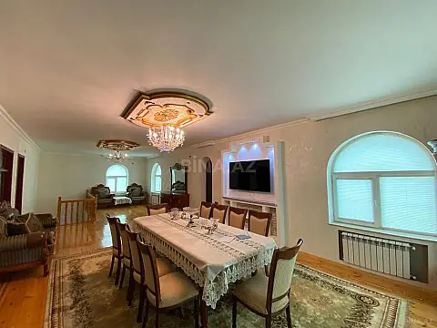 Satılır 7 otaqlı həyət evi 500 m²