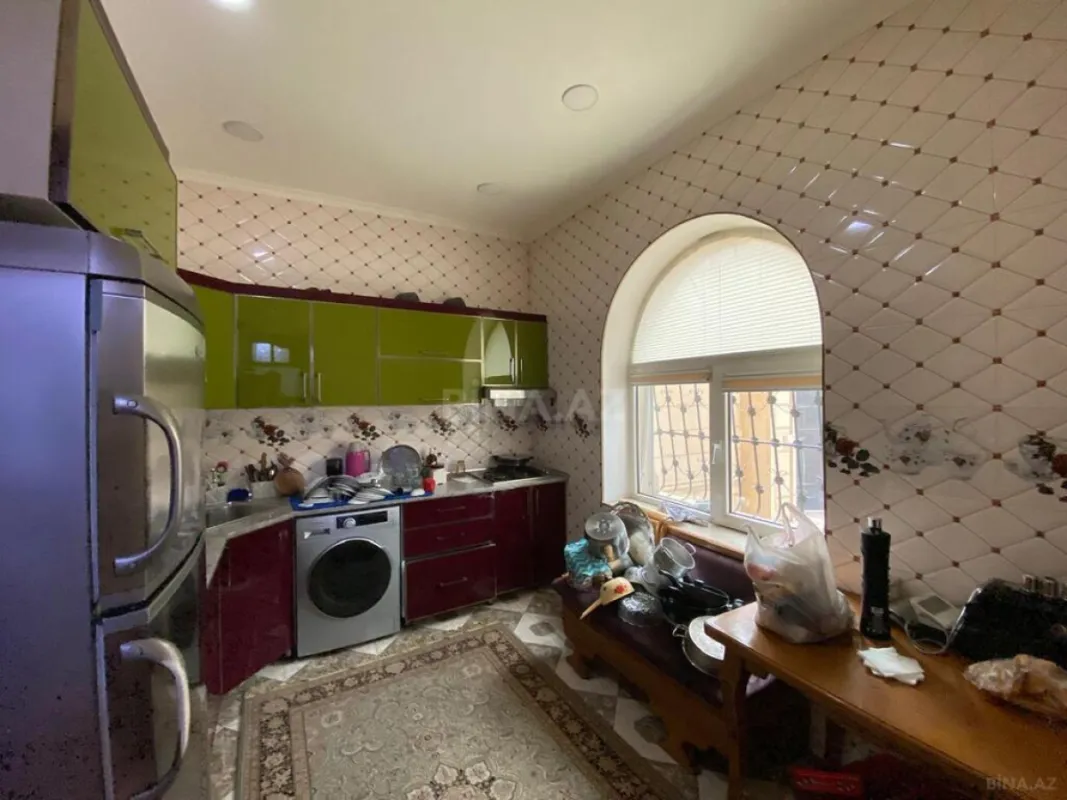 Satılır 7 otaqlı həyət evi 500 m²