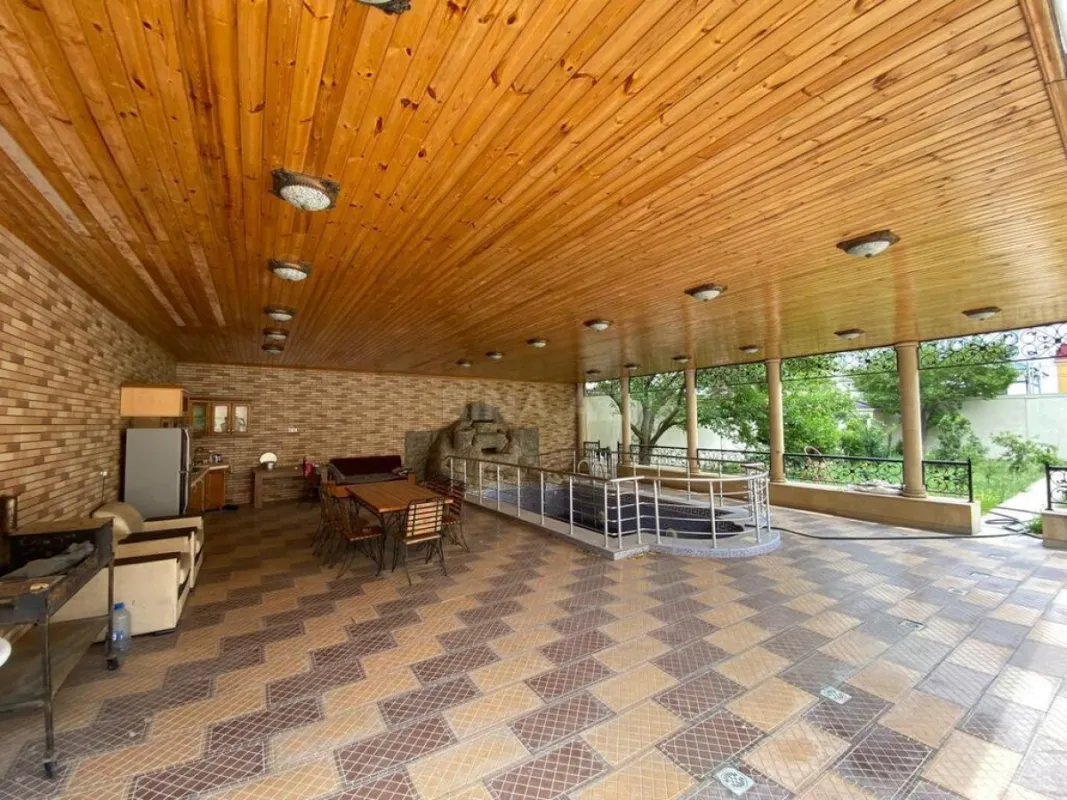 Satılır 7 otaqlı həyət evi 500 m²