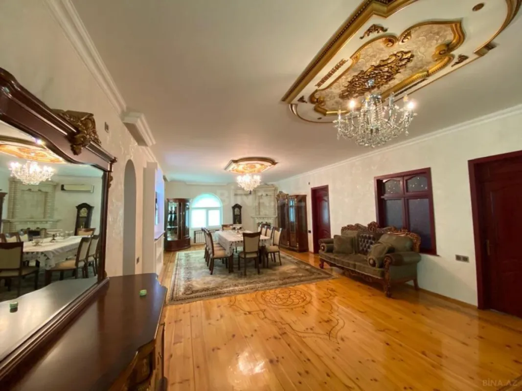 Satılır 7 otaqlı həyət evi 500 m²