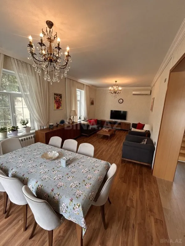Satılır 5 otaqlı həyət evi 187 m²