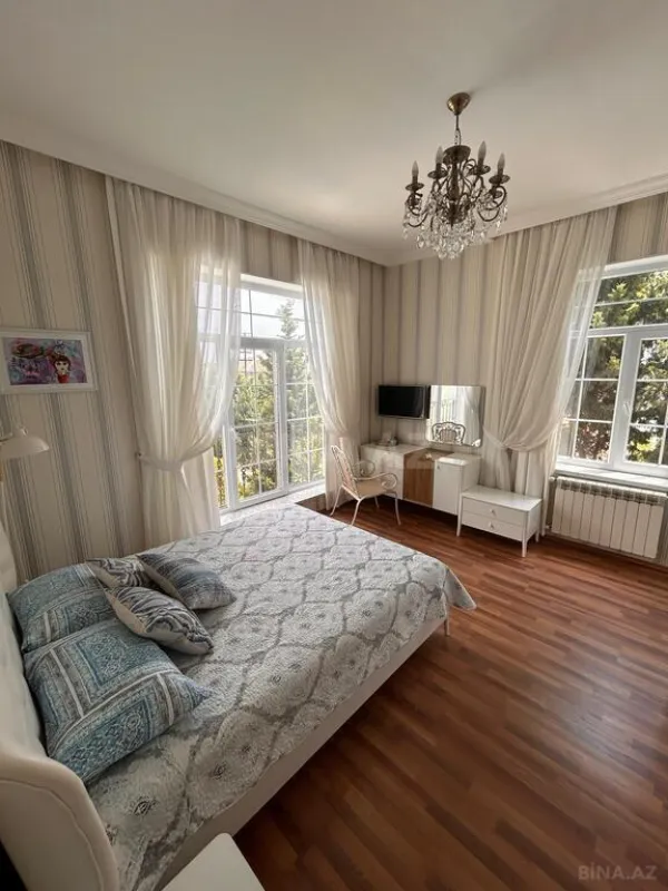 Satılır 5 otaqlı həyət evi 187 m²