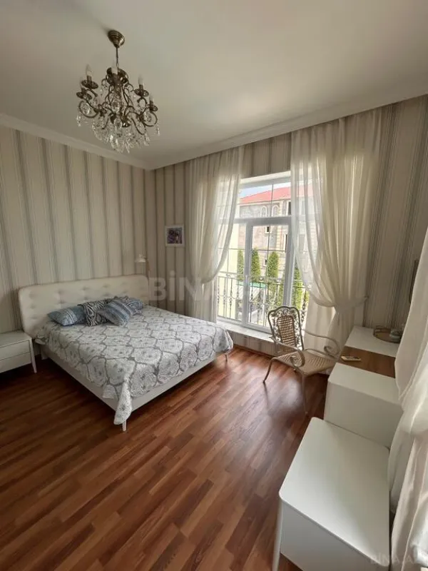 Satılır 5 otaqlı həyət evi 187 m²