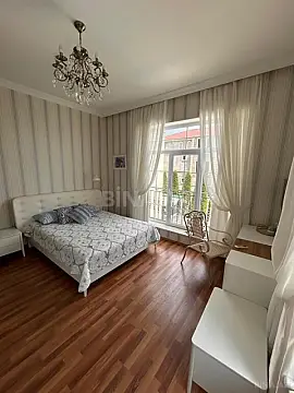 Satılır 5 otaqlı həyət evi 187 m²
