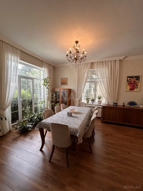 Satılır 5 otaqlı həyət evi 187 m²