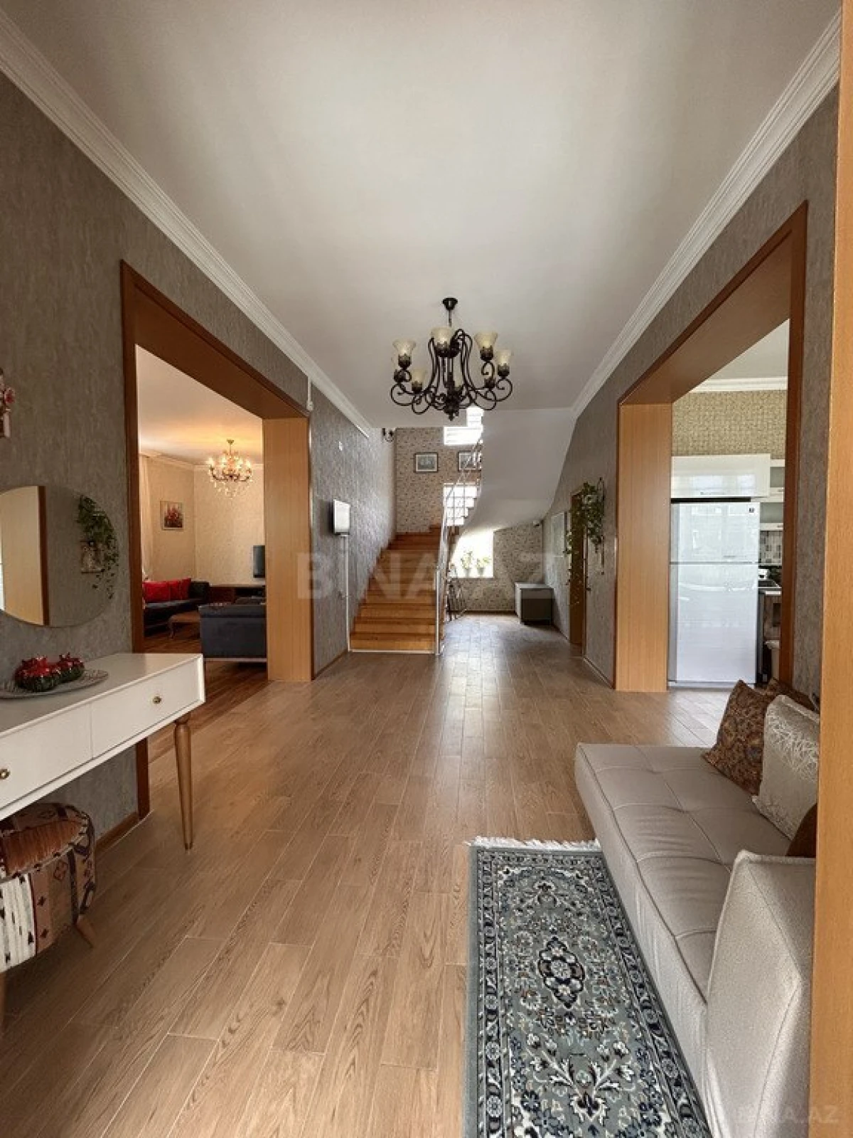 Satılır 5 otaqlı həyət evi 187 m²