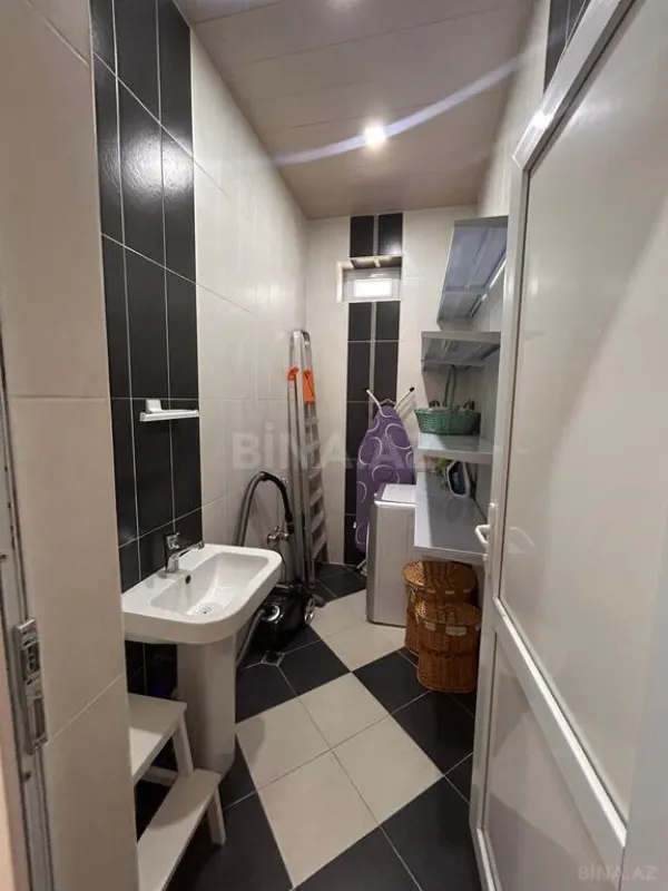 Satılır 5 otaqlı həyət evi 187 m²