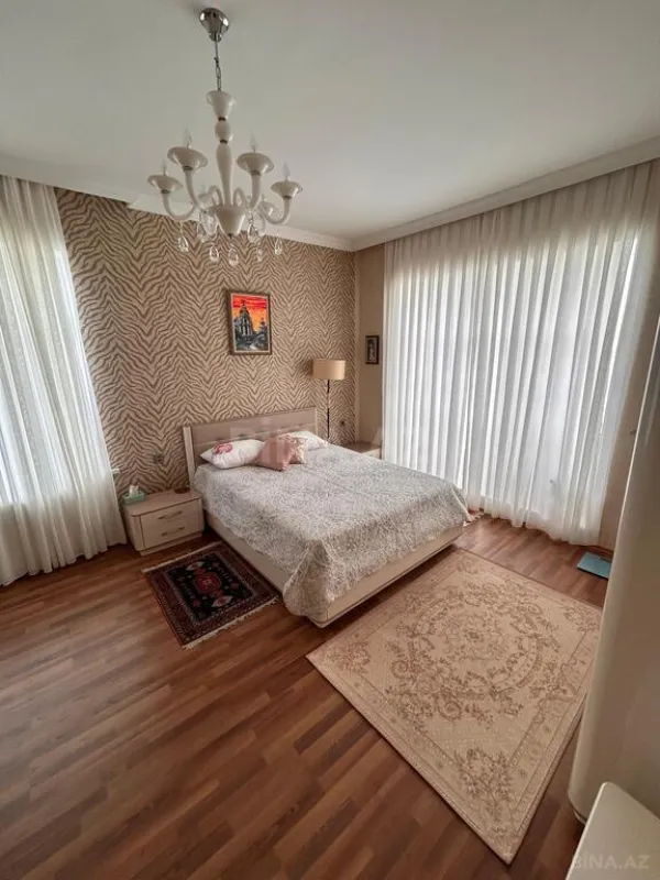 Satılır 5 otaqlı həyət evi 187 m²