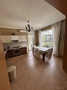 Satılır 5 otaqlı həyət evi 187 m²