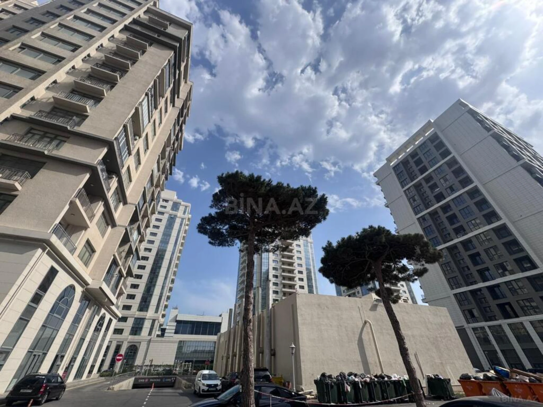 Satılır 2 otaqlı mənzil 117 m²