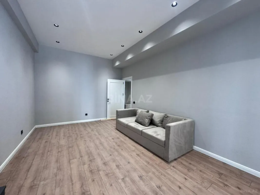 Satılır 2 otaqlı mənzil 117 m²