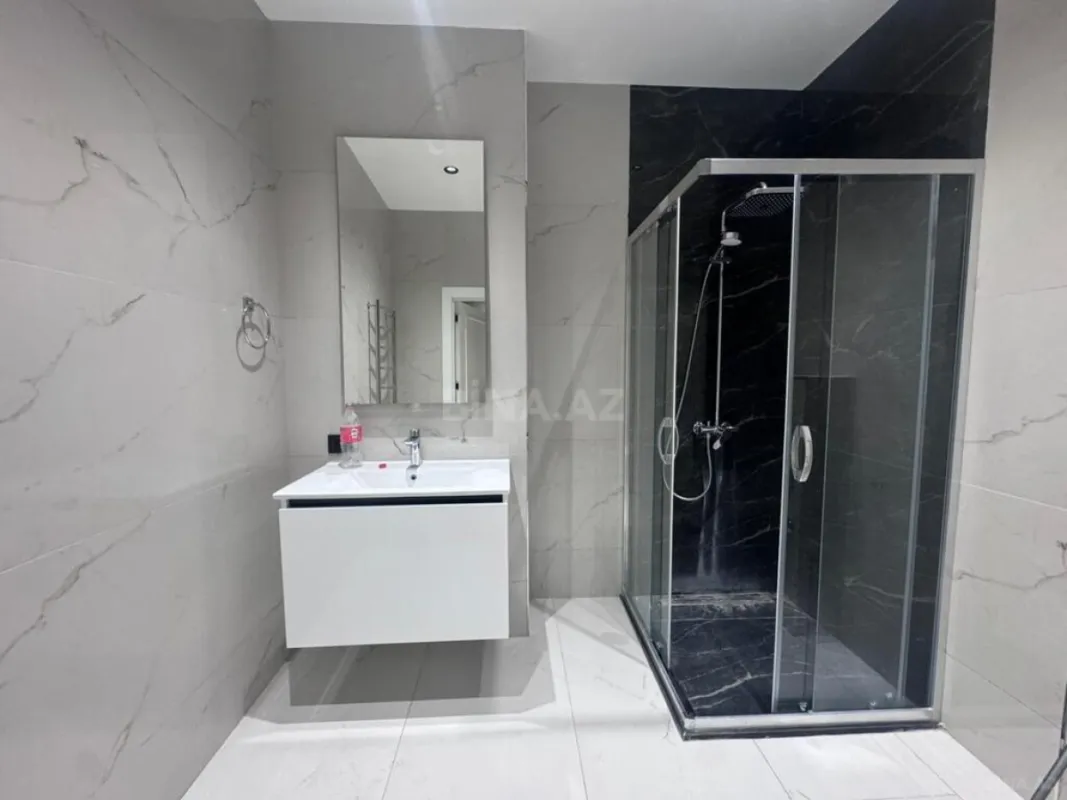 Satılır 2 otaqlı mənzil 117 m²