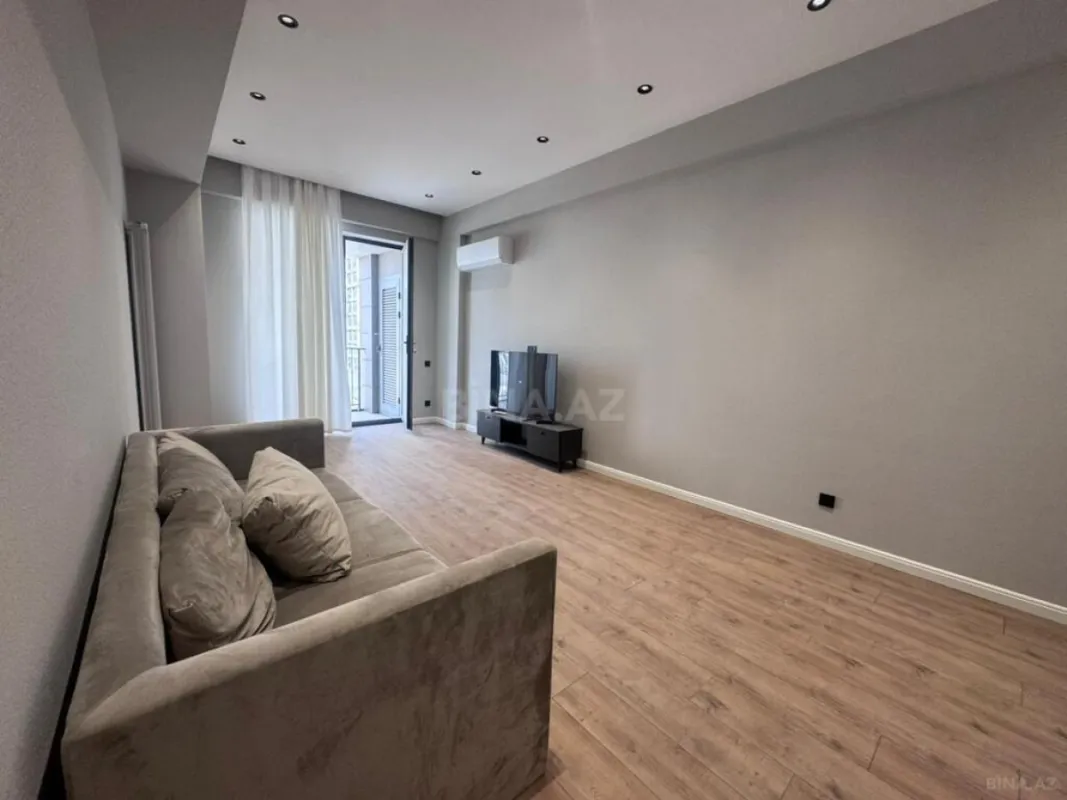 Satılır 2 otaqlı mənzil 117 m²