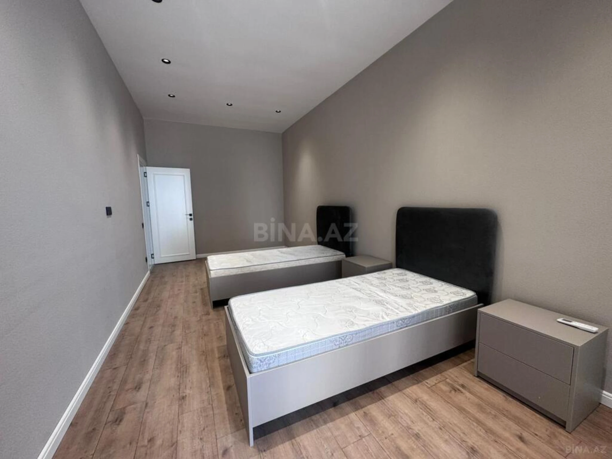 Satılır 2 otaqlı mənzil 117 m²