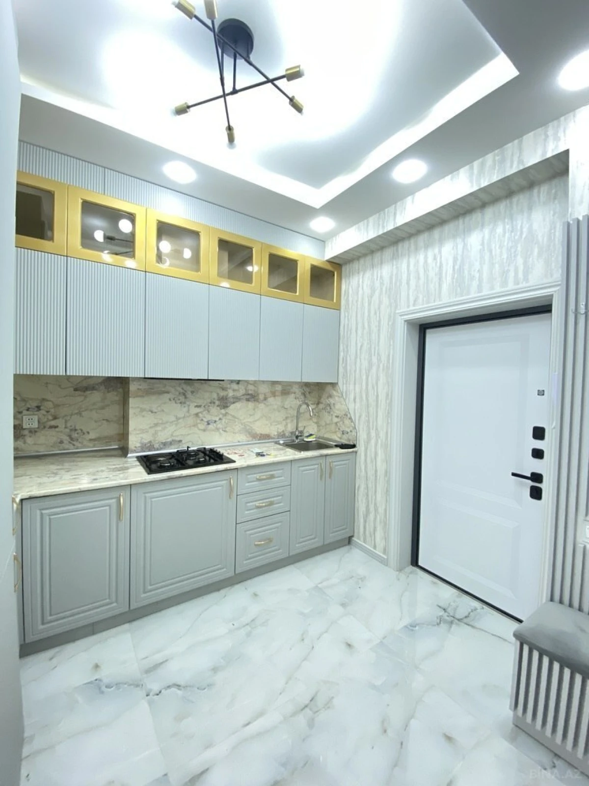 Kirayə verilir 2 otaqlı mənzil 65 m²