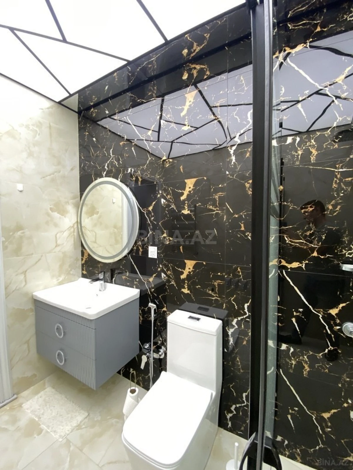 Kirayə verilir 2 otaqlı mənzil 65 m²