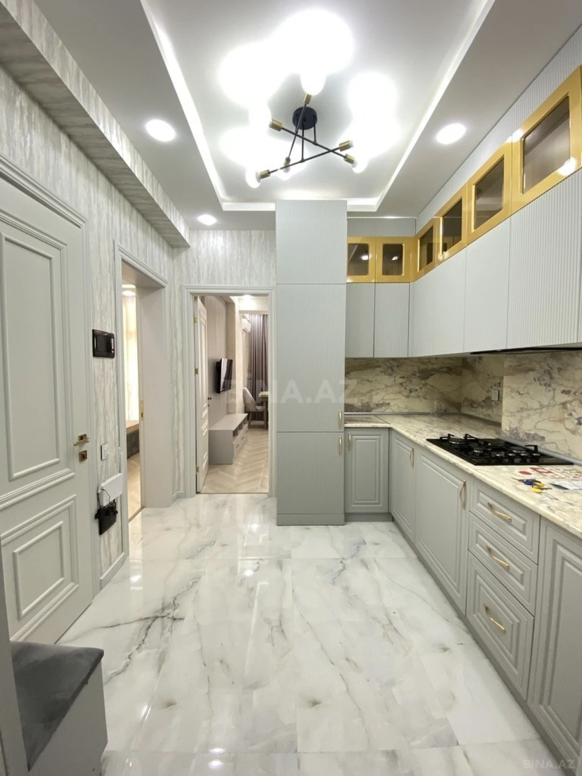 Kirayə verilir 2 otaqlı mənzil 65 m²