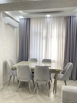 Kirayə verilir 2 otaqlı mənzil 65 m²
